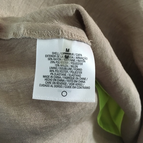 Tahari gold blouse - Picture 4 of 4